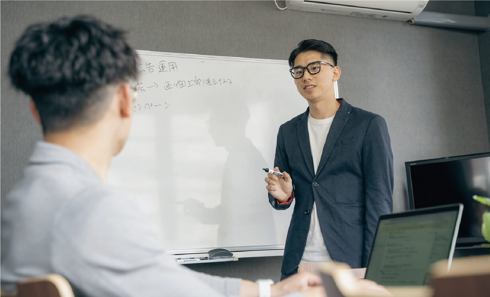 プレゼンをする様子